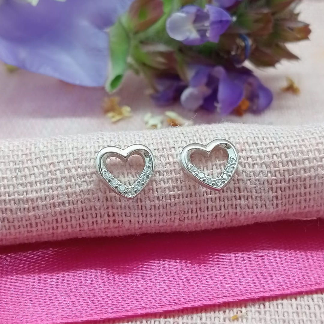 HEART design earrings.